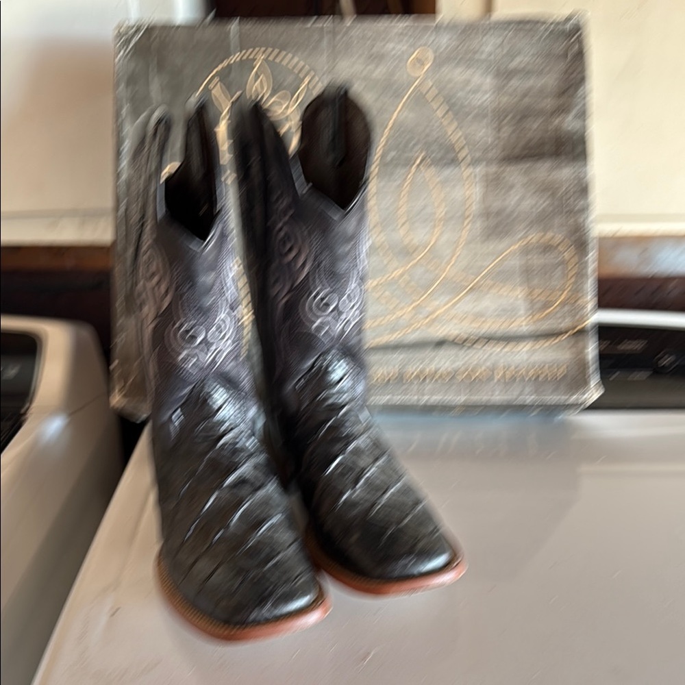 RW&CO. Black Heeled Boots with Polished Leather